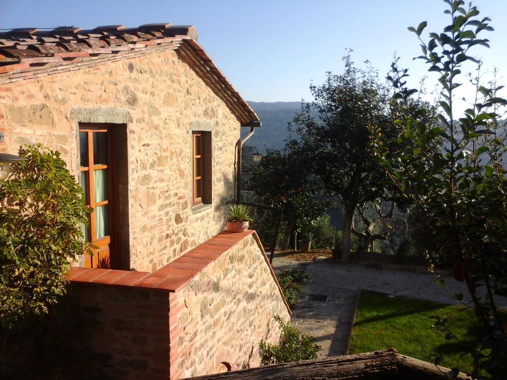 Agriturismo La Marginella Villa Pescia Bagian luar foto