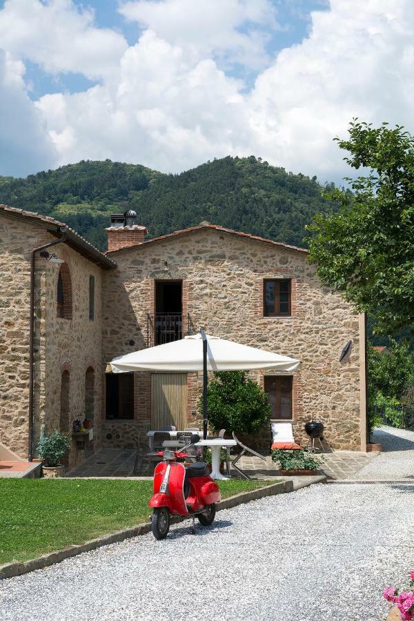 Agriturismo La Marginella Villa Pescia Bagian luar foto